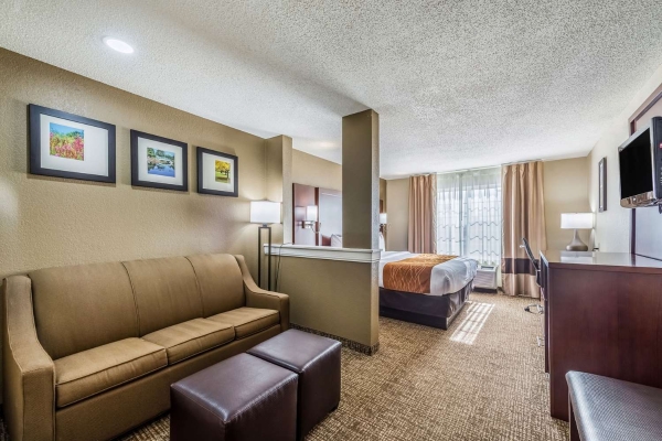 Comfort Inn and Suites Dayton North